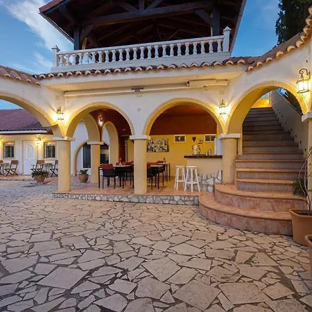 Bilou Villa *